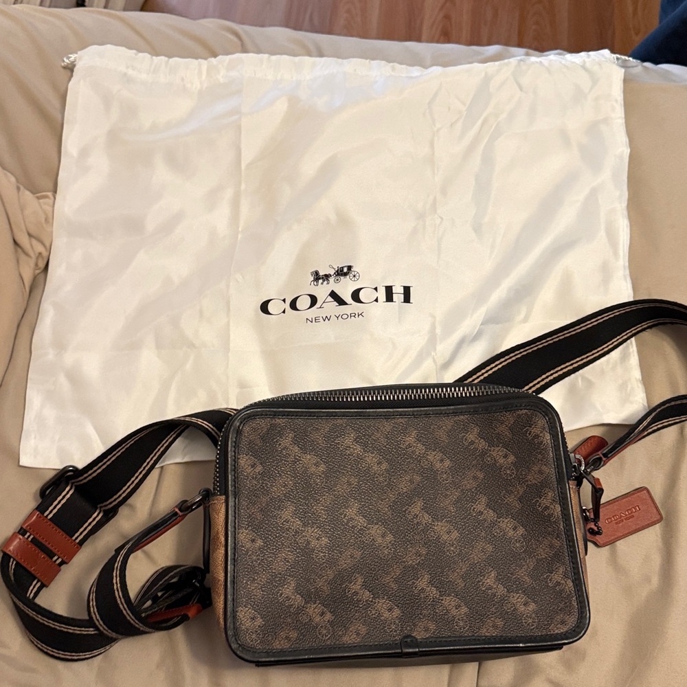 Coach Charter Crossbody 24 Horse and Carriage Print - Picture 3 of 10